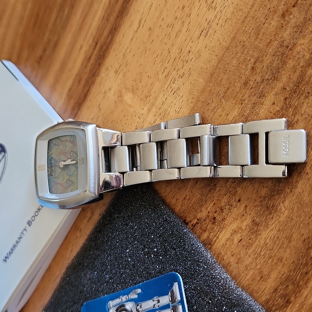 Fossil Big Tic Silver Watch with Heart Design - Picture 5 of 8